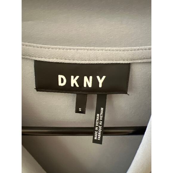 DKNY Blue Women's Short Sleeve Silky Faux Wrap Dressy Shirt Size Small Office - Picture 2 of 5